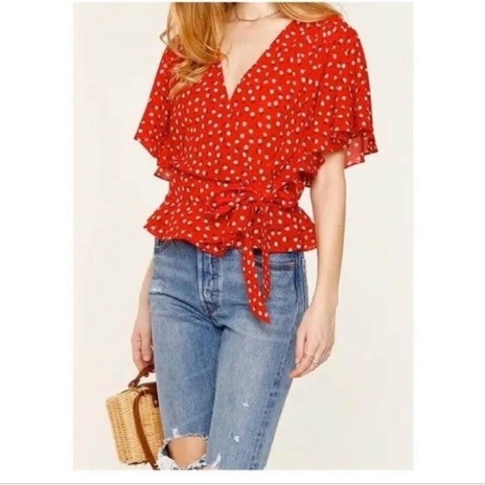 HEARTLOOM Blake Wrap Top in Red Floral L
NWOT